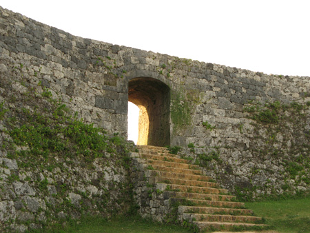 座喜味城跡。沖縄の城垣は美しい…